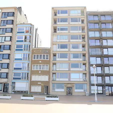 Coastal Comfort With Views, Cleaning Included * Nieuwpoort