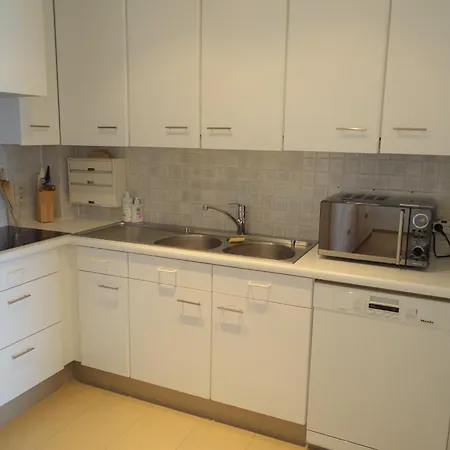 Coastal Comfort With Views, Cleaning Included Апартаменты