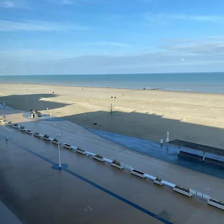 Coastal Comfort With Views, Cleaning Included